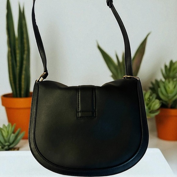 Michael Kors Gabby Small Hobo Crossbody Bag Black MK Logo Gold Hardware Purse - Picture 6 of 10